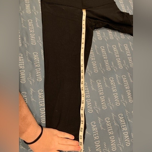 Lululemon size 4 cropped high rise leggings no pockets minor pilling - Picture 3 of 6